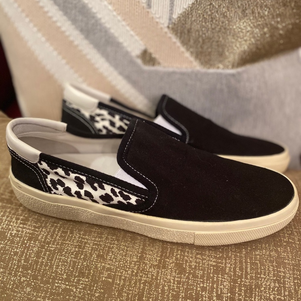 Saint Laurent slip-on animal print